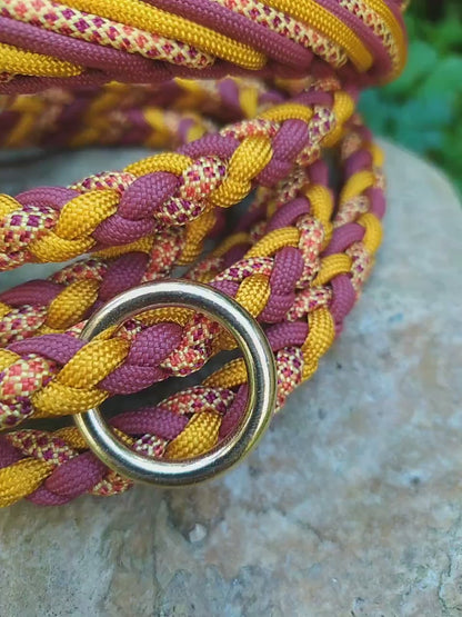 Paracord Halsband Arrow - Farben: Crimson, Sweet Fall, Goldenrod